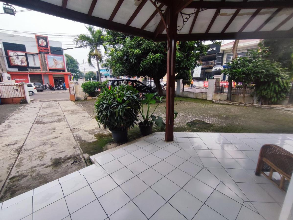 OYO 90865 Hotel Kusuma Purwakarta Karawang Bagian luar foto