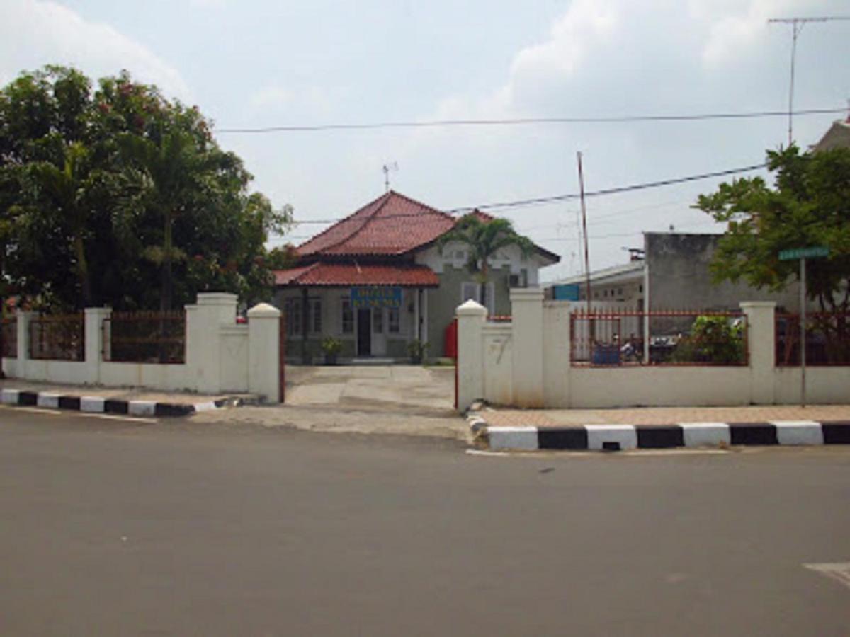 OYO 90865 Hotel Kusuma Purwakarta Karawang Bagian luar foto