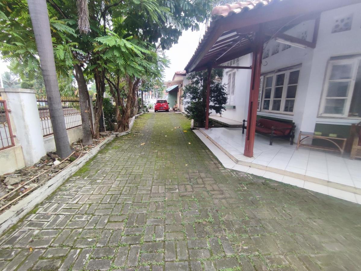 OYO 90865 Hotel Kusuma Purwakarta Karawang Bagian luar foto