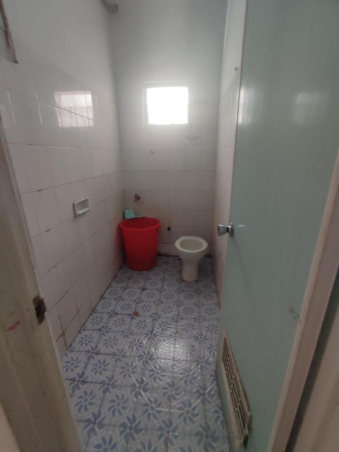 OYO 90865 Hotel Kusuma Purwakarta Karawang Bagian luar foto