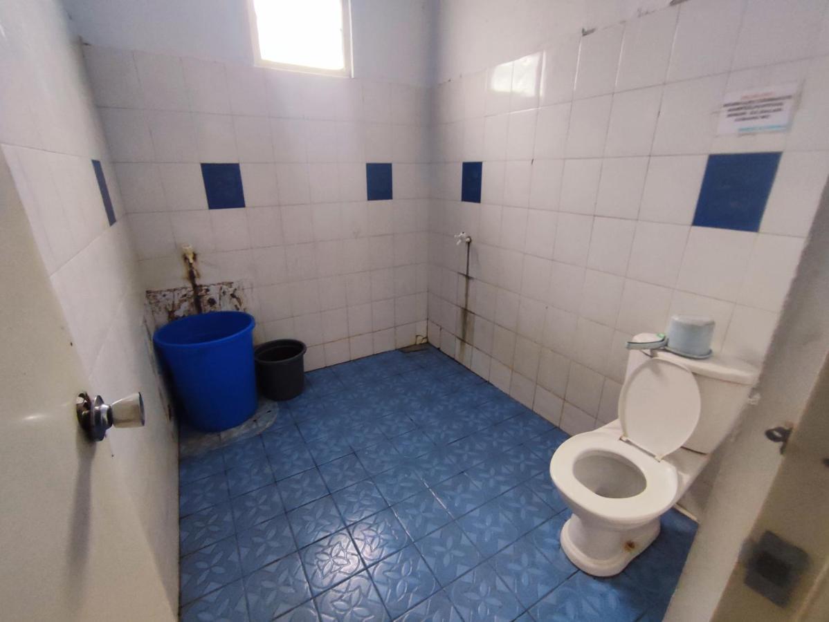 OYO 90865 Hotel Kusuma Purwakarta Karawang Bagian luar foto