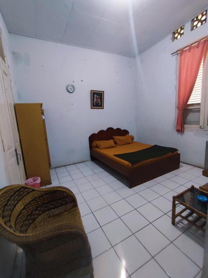 OYO 90865 Hotel Kusuma Purwakarta Karawang Bagian luar foto